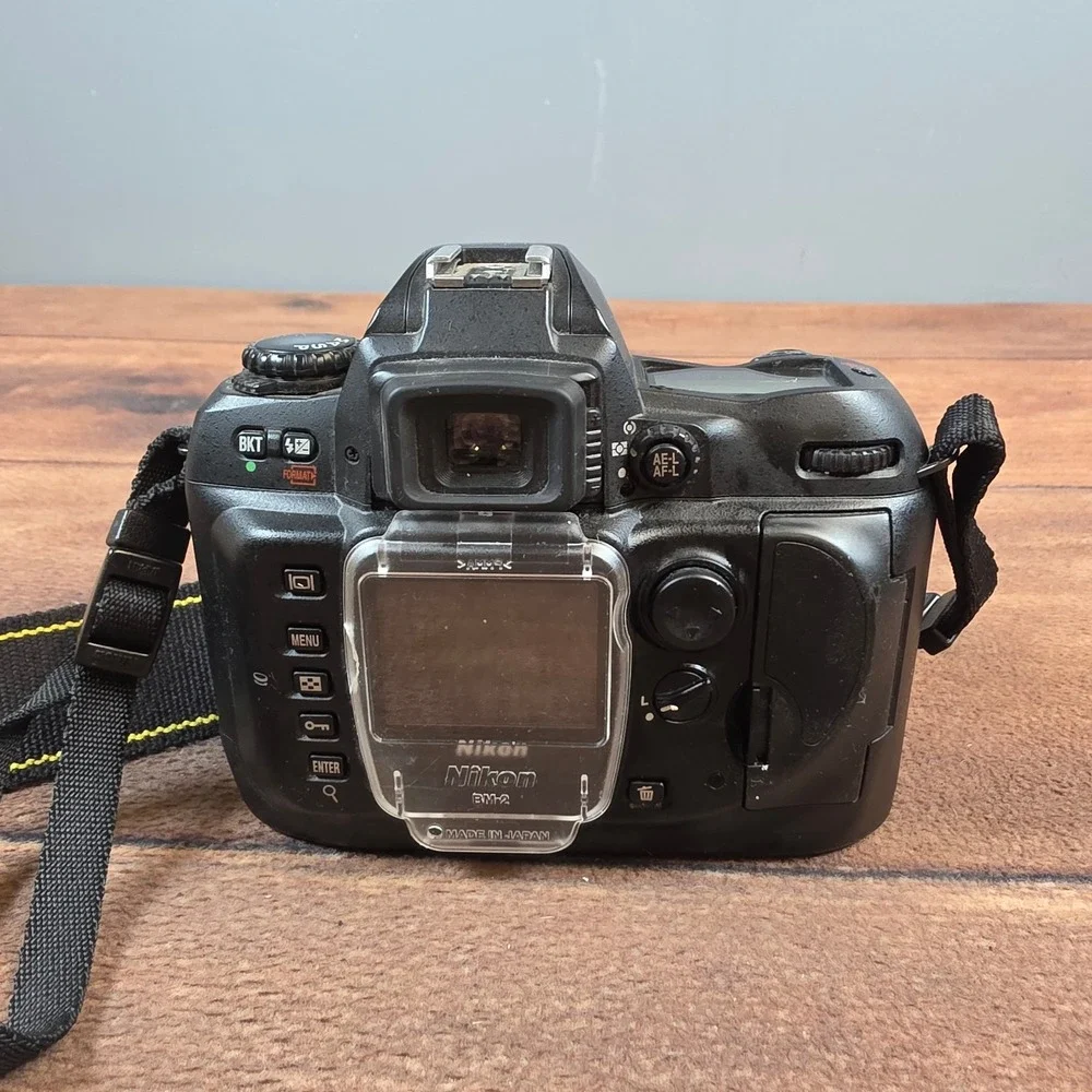 Nikon D100 Digital SLR Camera Body Black Fair For Parts Repair
